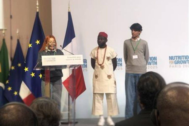 summit_children_reading a picture of the children reading the statement at the Summit